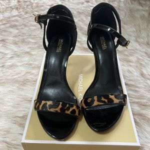 Michael kors simone cheetah printed haircalf heel